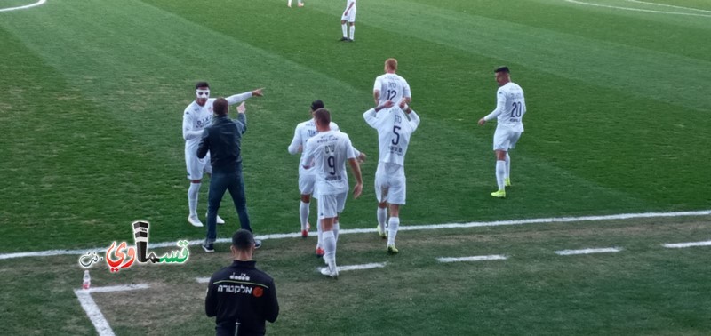  مريم وزينة للرئيس الأمريكي ترامب : غلبنا ملبس 2-1 ولن نخرج من هذه البلاد ... وسنبقى في الممتازة بالغصب عنك